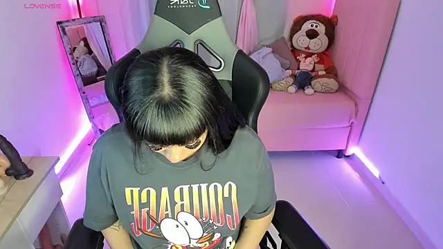 zoesullivan online show from 28, 1, 2025
