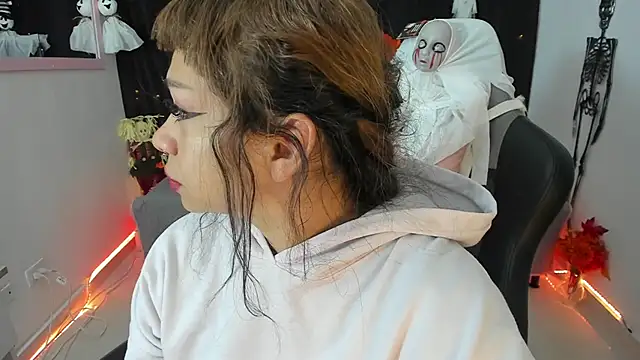 zoesullivan online show from 10, 10, 2025