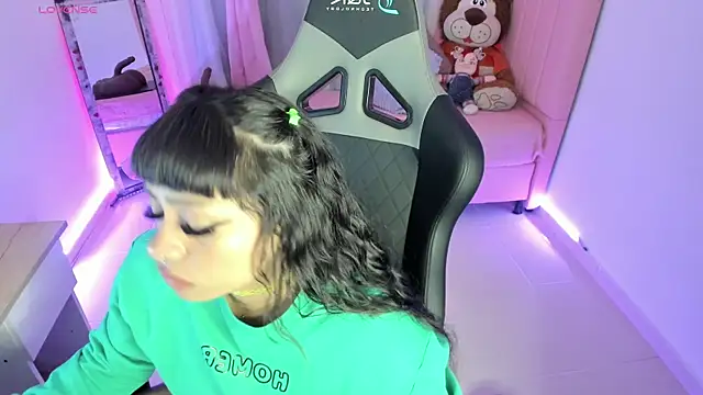 zoesullivan online show from 25, 1, 2025