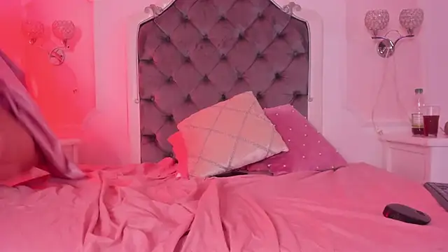 Ginger Violetta  online show from 17, 6, 2026