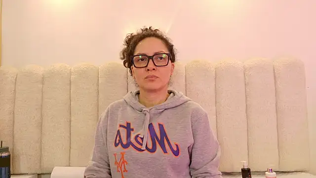 Juliabadlee online show from 24, 3, 2026