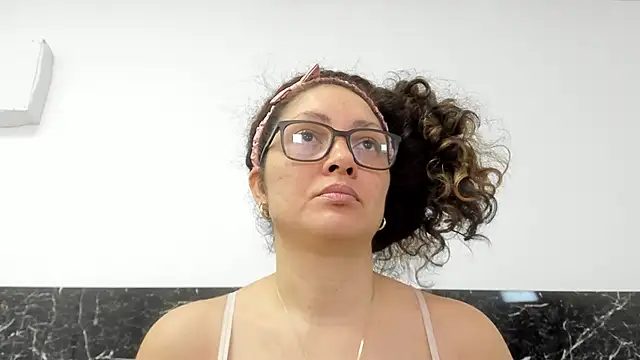 Juliabadlee online show from 23, 1, 2025