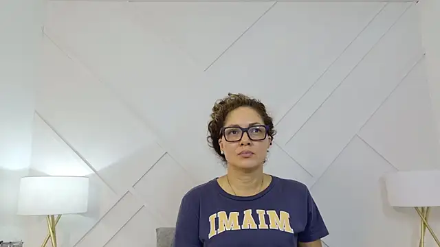 Snapshot of Juliabadlee chatting on 25, 5, 2026 Juliabadlee online show from 25, 5, 2026