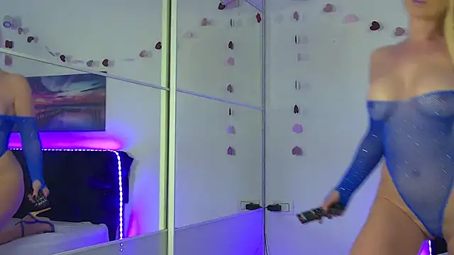 EmaCourtis online show from 1, 3, 2026