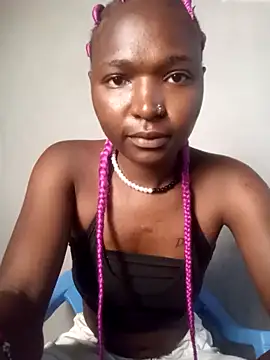 petite 12 online show from 25, 2, 2025