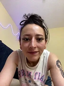 Snapshot of liaqueen610 chatting on 21, 11, 2025 liaqueen610 online show from 21, 11, 2025