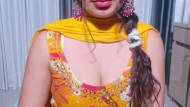 Snapshot of Aashika-Kaur chatting on 2, 6, 2026 Aashika-Kaur online show from 2, 6, 2026