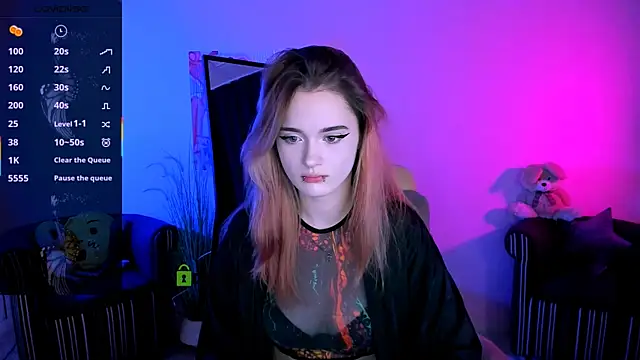 liana kisses online show from 18, 10, 2025