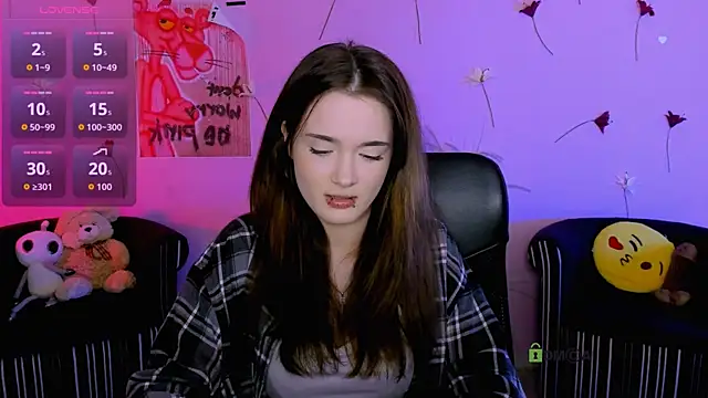 liana kisses online show from 5, 6, 2026