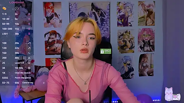 liana kisses online show from 5, 2, 2025