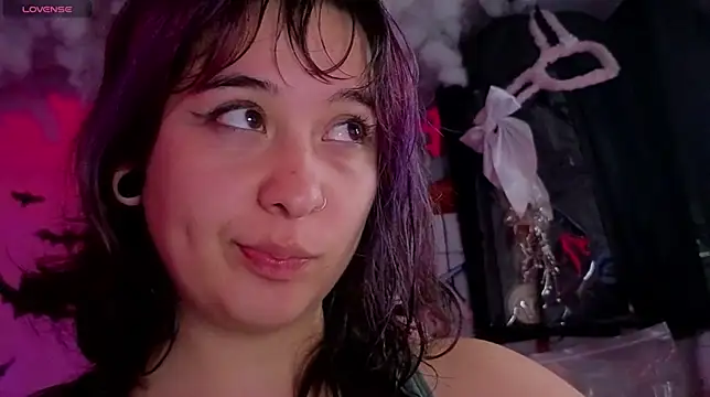 Snapshot of FernandaOrtegaaa chatting on 4, 6, 2026 FernandaOrtegaaa online show from 4, 6, 2026