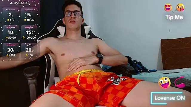 Snapshot of Jhonny_hot_s chatting on 17, 9, 2025 Jhonny hot s online show from 17, 9, 2025