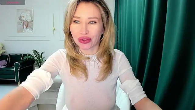Jolie Ozolla online show from 18, 2, 2025