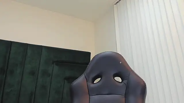 BarbaraKnox  online show from 10, 11, 2025