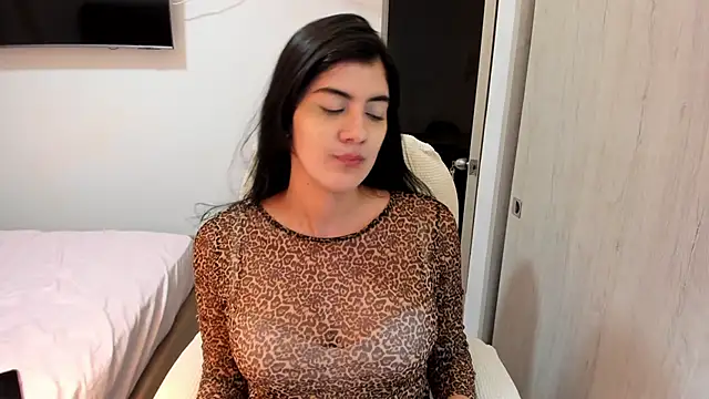 misstoya online show from 10, 11, 2025