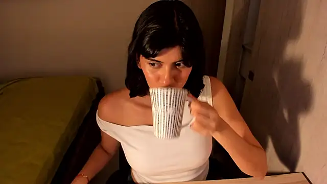 misstoya online show from 10, 6, 2026