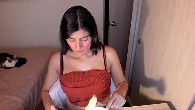 misstoya online show from 5, 7, 2026