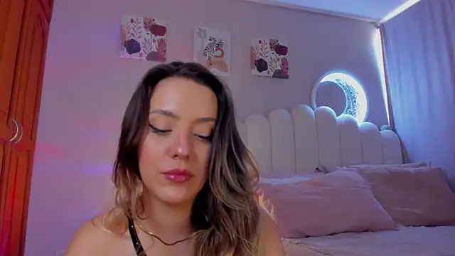 Snapshot of martinaaricci chatting on 17, 11, 2025 martinaaricci online show from 17, 11, 2025