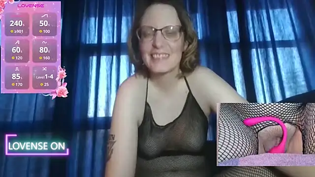 Snapshot of PernillaGirl chatting on 7, 5, 2026 PernillaGirl online show from 7, 5, 2026