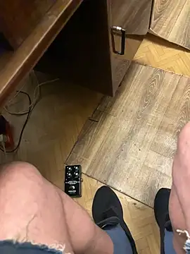 Snapshot of Ariel_Ari chatting on 16, 12, 2025 Ariel Ari online show from 16, 12, 2025