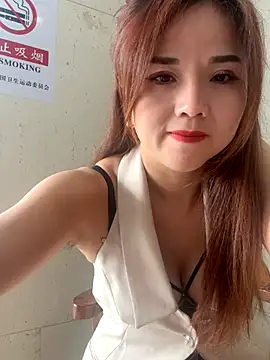 Snapshot of Efangfang chatting on 10, 9, 2025 Efangfang online show from 10, 9, 2025
