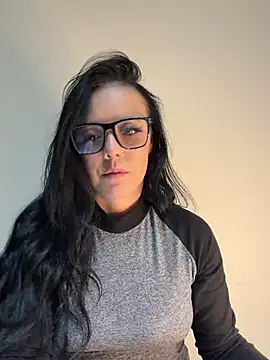 Snapshot of AndreaValencia chatting on 8, 7, 2026 AndreaValencia online show from 8, 7, 2026
