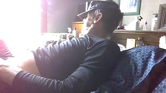 Snapshot of Bigloggz chatting on 30, 4, 2026 Bigloggz online show from 30, 4, 2026