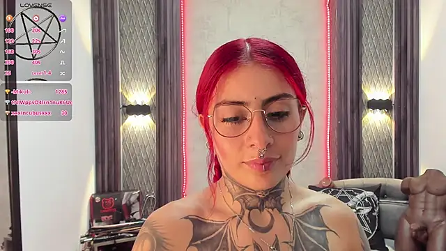 selene red  online show from 20, 2, 2025