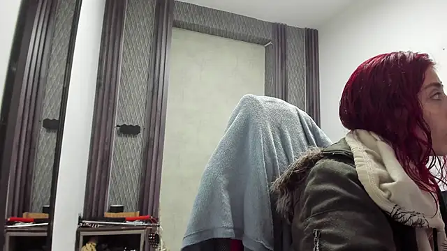 selene red  online show from 11, 4, 2026