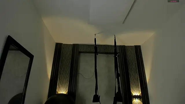 selene red  online show from 7, 10, 2025