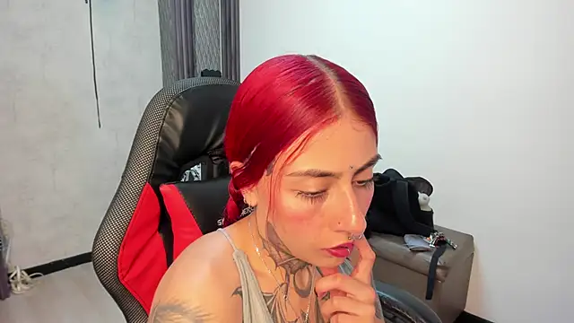 selene red  online show from 11, 6, 2026