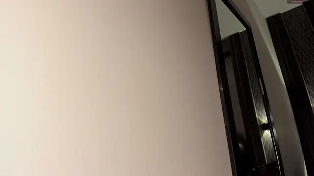 selene red  online show from 15, 11, 2025