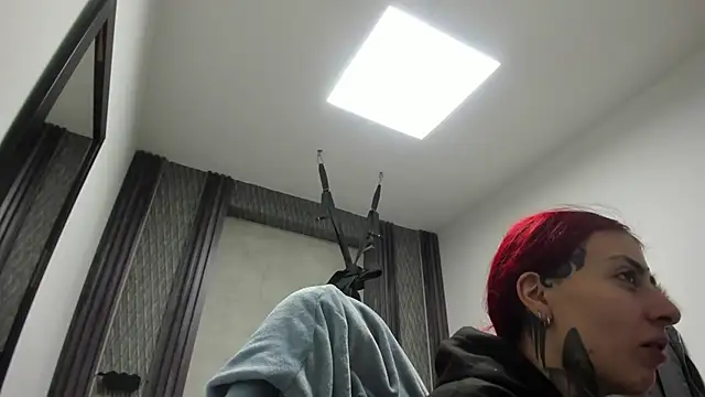 selene red  online show from 19, 2, 2026