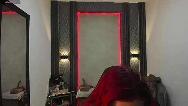 selene red  online show from 21, 2, 2025