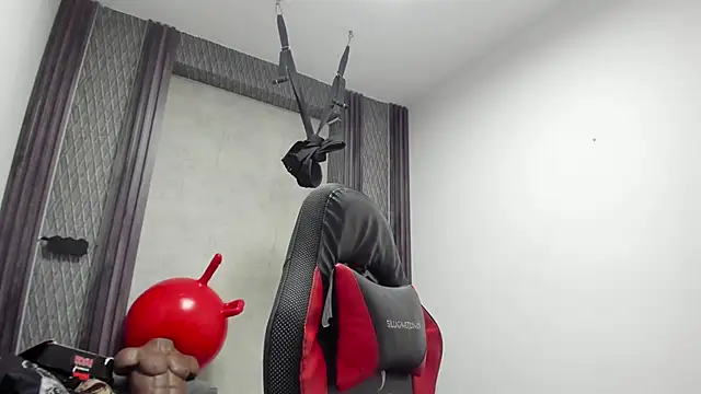 selene red  online show from 18, 2, 2026