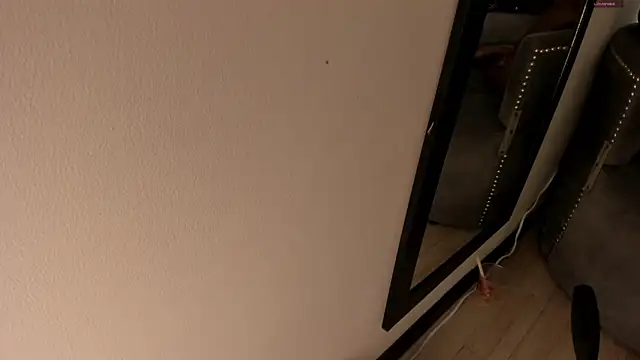 selene red  online show from 29, 11, 2025