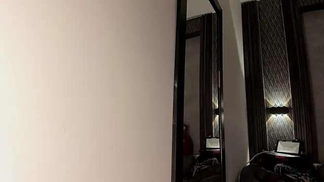 selene red  online show from 5, 12, 2025