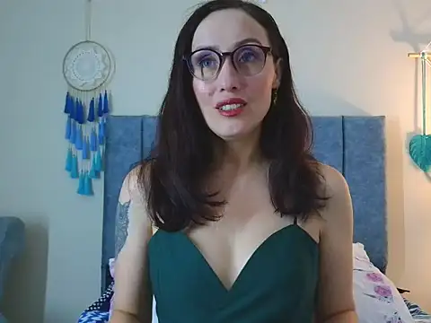 Snapshot of IberianMoonMK chatting on 18, 10, 2025 IberianMoonMK online show from 18, 10, 2025