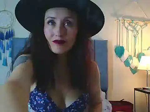 Snapshot of IberianMoonMK chatting on 31, 10, 2025 IberianMoonMK online show from 31, 10, 2025