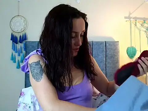 Snapshot of IberianMoonMK chatting on 9, 10, 2025 IberianMoonMK online show from 9, 10, 2025