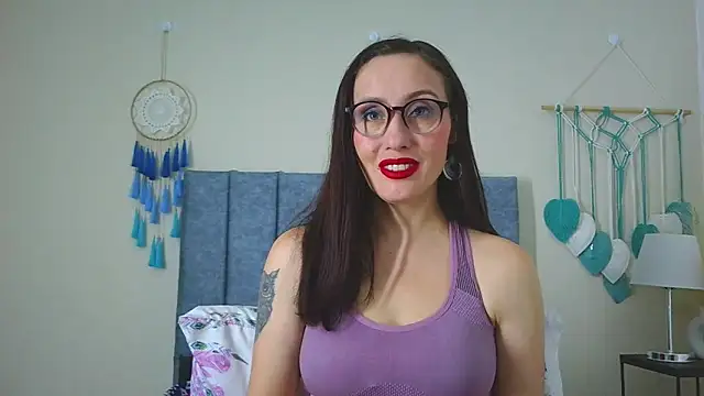 Snapshot of IberianMoonMK chatting on 27, 10, 2025 IberianMoonMK online show from 27, 10, 2025