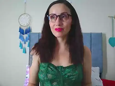 Snapshot of IberianMoonMK chatting on 1, 11, 2025 IberianMoonMK online show from 1, 11, 2025