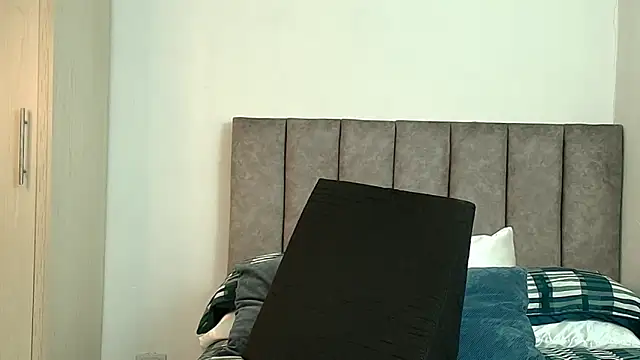 karina lewis  online show from 27, 3, 2026