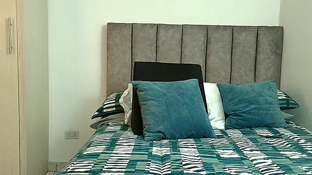 karina lewis  online show from 17, 2, 2026