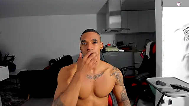 Snapshot of TROYWESLY- chatting on 19, 11, 2025 TROYWESLY- online show from 19, 11, 2025