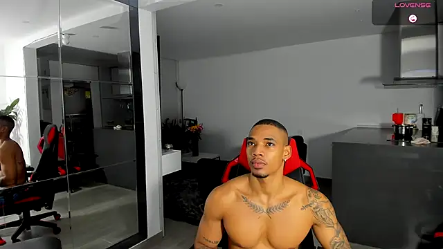 Snapshot of TROYWESLY- chatting on 20, 10, 2025 TROYWESLY- online show from 20, 10, 2025