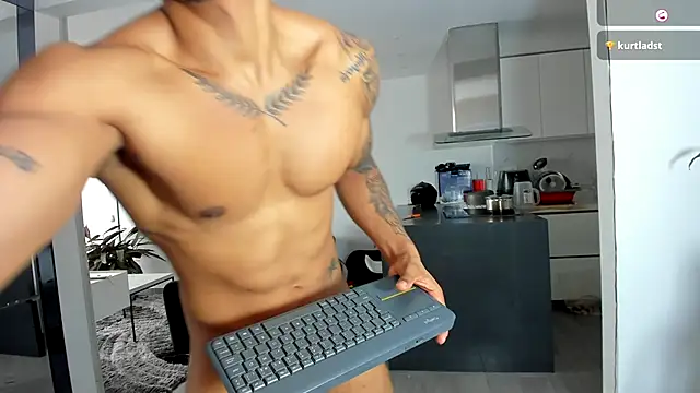 Snapshot of TROYWESLY- chatting on 9, 11, 2025 TROYWESLY- online show from 9, 11, 2025