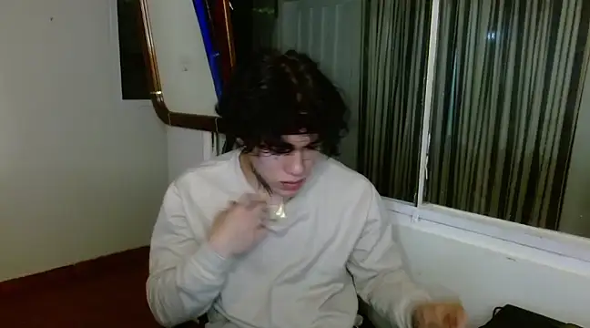 Snapshot of bigryuk0 chatting on 4, 3, 2025 bigryuk0 online show from 4, 3, 2025