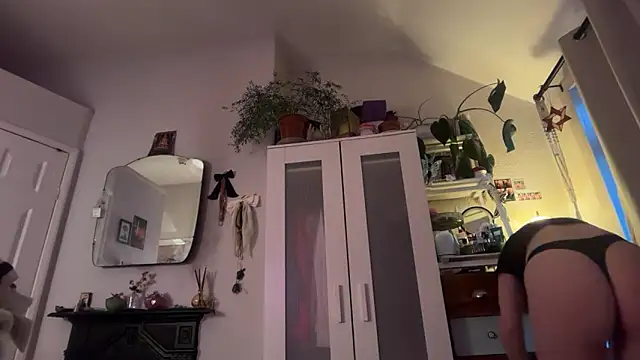 Littlelolo60 online show from 12, 4, 2026