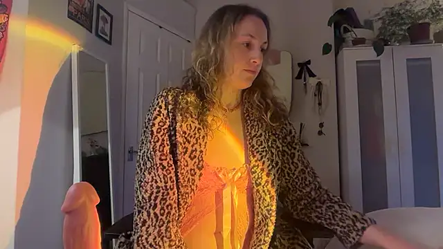 Littlelolo60 online show from 5, 2, 2026